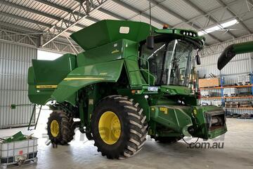 John Deere 2017   S680 Combines