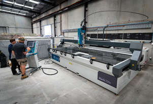 PERFORMATEC - Waterjet Cutter ( Flow Mach 200C - 1.3m x 1.3m - Compact Precision)
