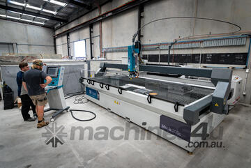 PERFORMATEC - Waterjet Cutter ( Flow Mach 200C - 1.3m x 1.3m - Compact Precision)