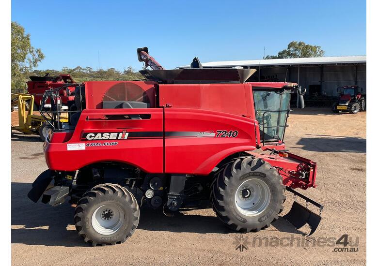2017 CASE IH 7240 COMBINE & 2016 MACDON D65 40' DRAPER FRONT