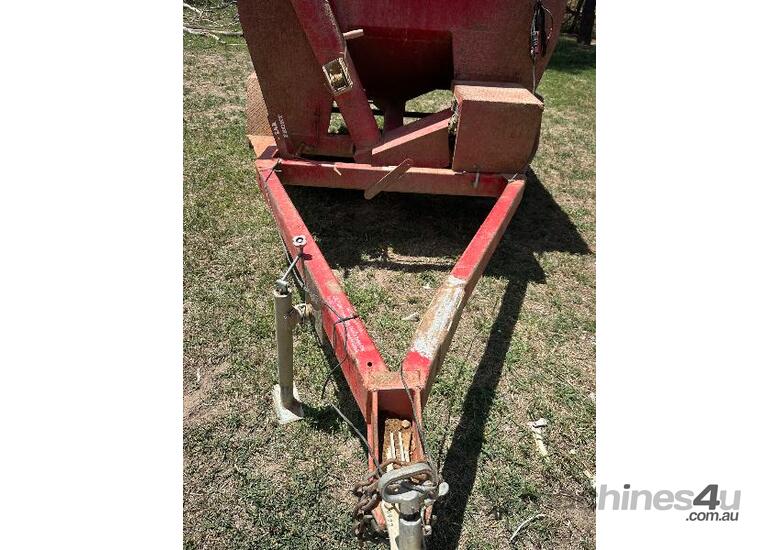 caption Bromar Feed Cart