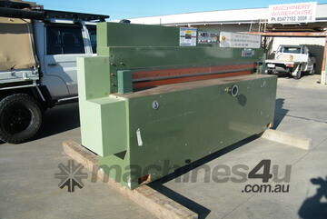 guilotine 2400 mm