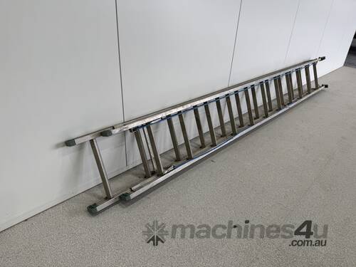 caption Oldfields Extendable ladder