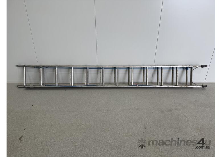 caption Oldfields Extendable ladder