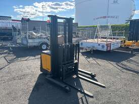 Task VIPER 1.5-4.5 TRI SS Stand Behind Forklift - picture1' - Click to enlarge