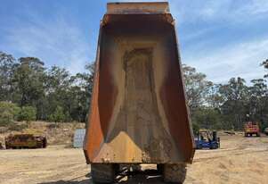 Volvo 2004   A40D 29