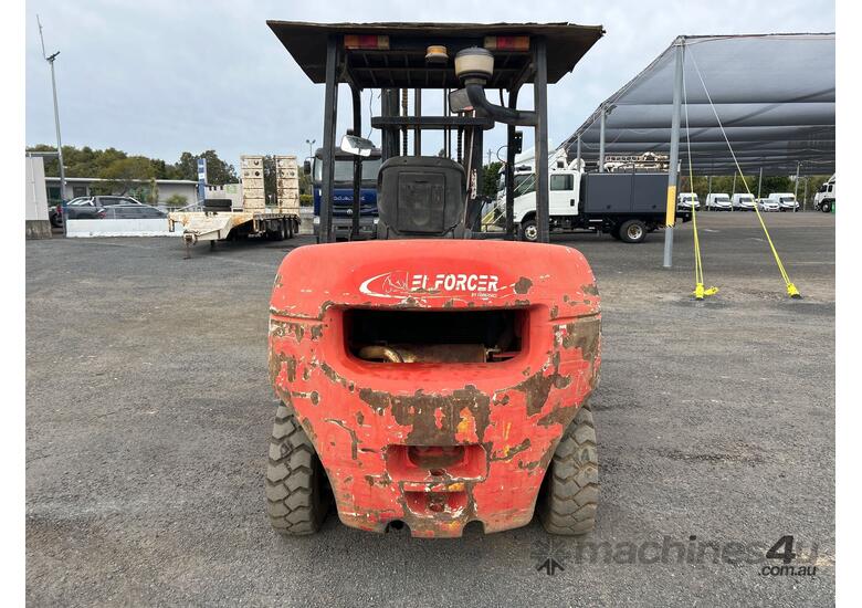 caption 2011 Enforcer Forklift