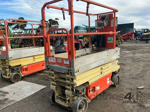 caption 2007 JLG 1930ES Scissor Lift