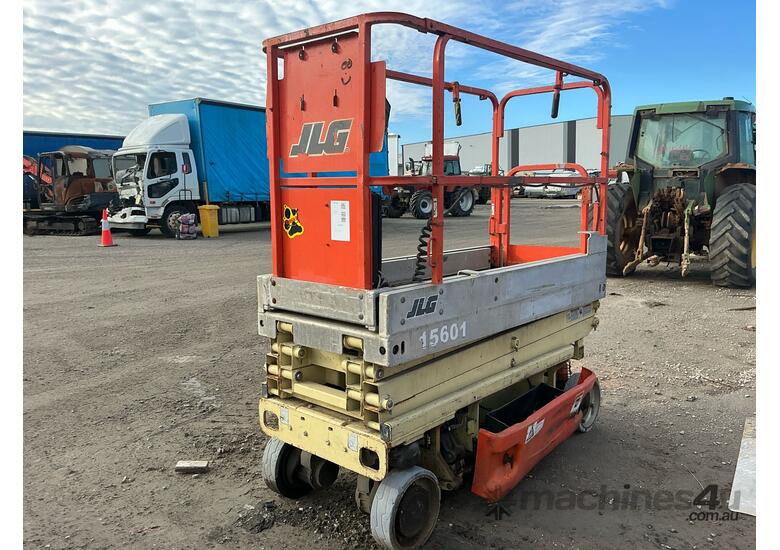 caption 2007 JLG 1930ES Scissor Lift