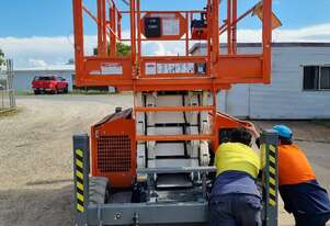 SNORKEL 3370 33ft Heavy Diesel Rough Terrain Scissor Lift