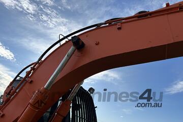 2019 Hitachi ZX130-5B Excavator (Steel Tracked)