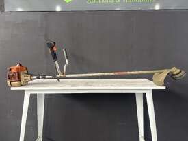 STIHL FS 250 Whipper Snipper (Ex-Council) - picture2' - Click to enlarge