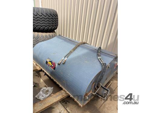 2022 Norm Enclosed Broom