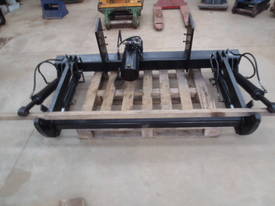 2 Ton Tailgate Loader - picture0' - Click to enlarge