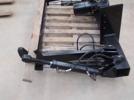 2 Ton Tailgate Loader - picture0' - Click to enlarge