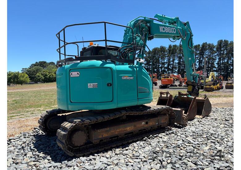 2016 Kobelco Sk135sr-3