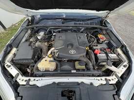 2015 Toyota Hilux Workmate 4x4 Dual Cab Ute - picture0' - Click to enlarge