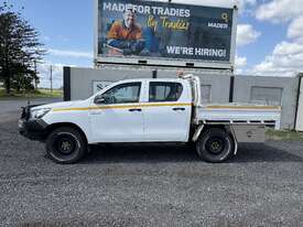 2015 Toyota Hilux Workmate 4x4 Dual Cab Ute - picture1' - Click to enlarge