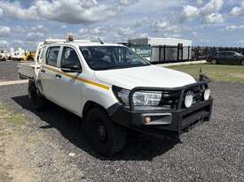 2015 Toyota Hilux Workmate 4x4 Dual Cab Ute - picture2' - Click to enlarge