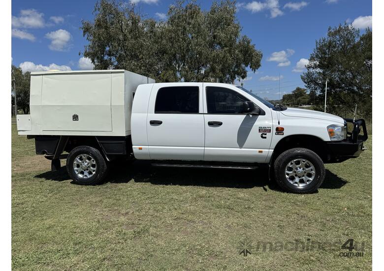 RAM 2500HD Cummins Turbo Diesel 4x4 Dualcab Traytop with Canopy Service Truck.  Ex Govt.