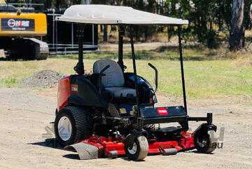 Toro Groundsmaster 7210 Zero Turn Lawn Equipment