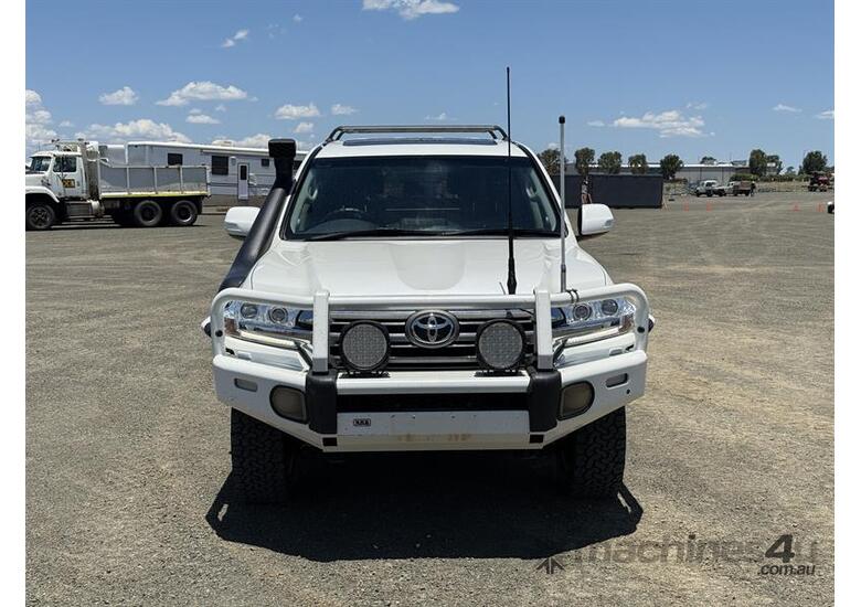 2017 TOYOTA LANDCRUSIER VX WAGON