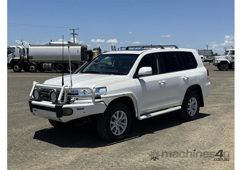 2017 TOYOTA LANDCRUSIER VX WAGON