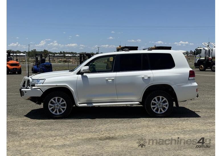 2017 TOYOTA LANDCRUSIER VX WAGON