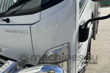 2024 Isuzu NPR 45-155 4x2 Tray Truck