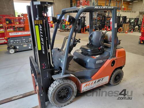 Used Toyota 32-8FG25 2.5T