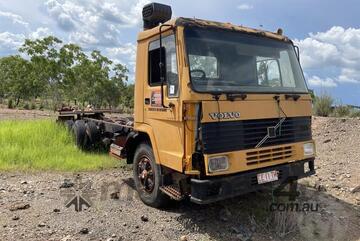 Volvo   FL7