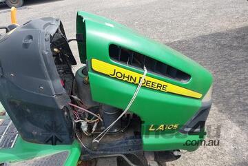 John Deere   LA105