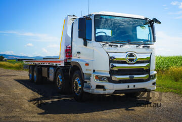 Hino   FY 3036 Tilt tray Truck