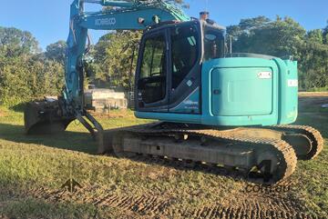 Kobelco SK135 with SK140 Specs.