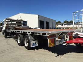 Isuzu CXZ385 Tray Truck - picture2' - Click to enlarge