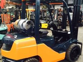 Used LPG Toyota 8 series 3 tonne forklift - picture0' - Click to enlarge
