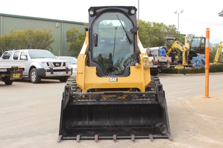 caption 2014 CAT 242D SKID STEER LOADER