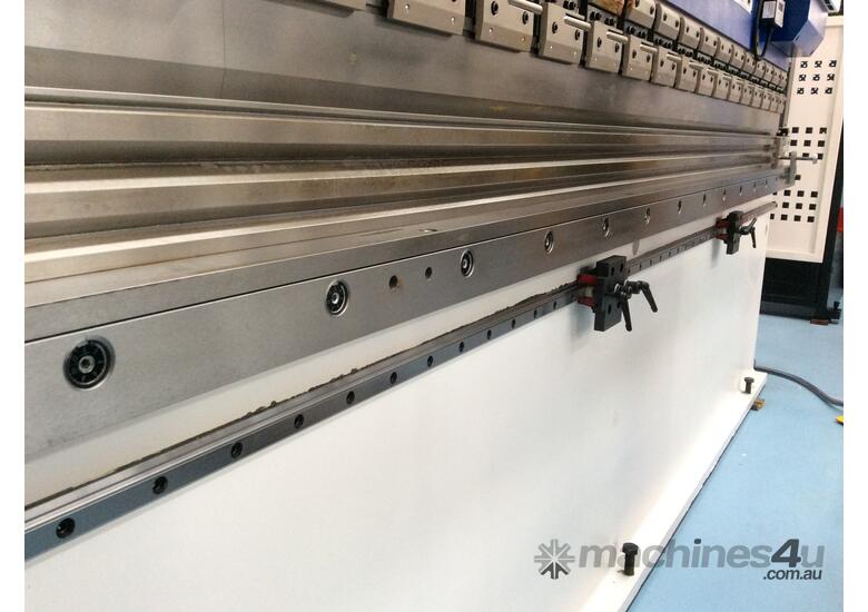 New cmt 4 METRE MANUAL CROWNING TABLE Press Brakes in SEVENTEEN MILE ROCKS, QLD