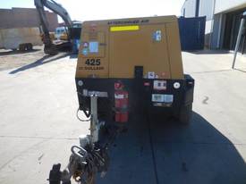 SULLAIR 425DPQ 425CFM MOBILE DIESEL AIR COMPRESSOR - picture2' - Click to enlarge