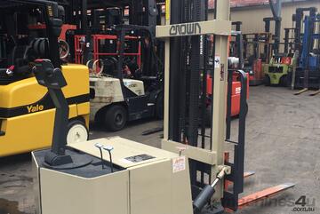 ACTIVE FORKLIFTS - CROWN LEGLESS WALKIE STACKER 3.9M LIFT HEIGHT