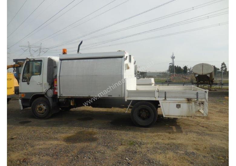 caption Hino FC Service Truck