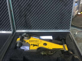 Enerpac ATM 9 Flange Aligner Welding Tool - picture1' - Click to enlarge