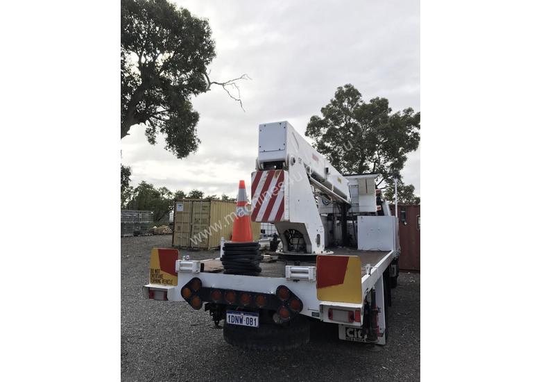 caption 1994 Isuzu FTR 800 Truck Mounted EWP