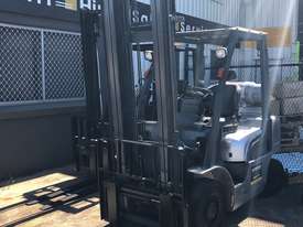 2.5T NISSAN LPG FORKLIFT, 4500MM 2 -STAGE MAST - picture0' - Click to enlarge