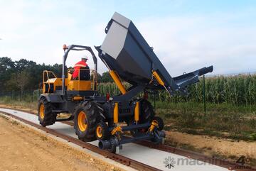 Uromac   Lacertis Dump Hopper 4WD