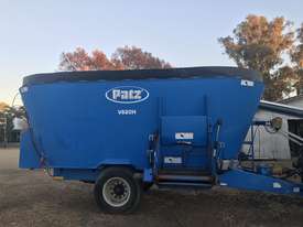 Feed Mixer/Wagon - picture0' - Click to enlarge