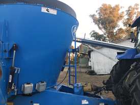 Feed Mixer/Wagon - picture1' - Click to enlarge