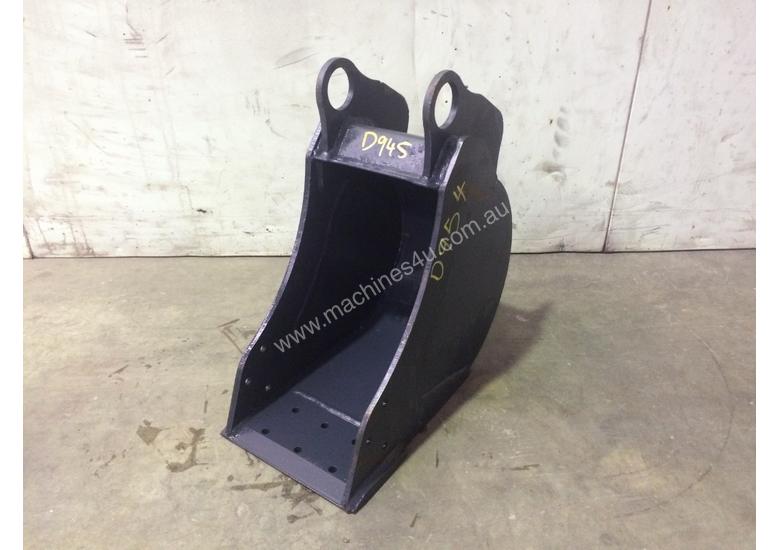 caption UNUSED 250MM BUCKET WITH BLANK HOOKUPS SUIT 1-2T EXCAVATOR D954