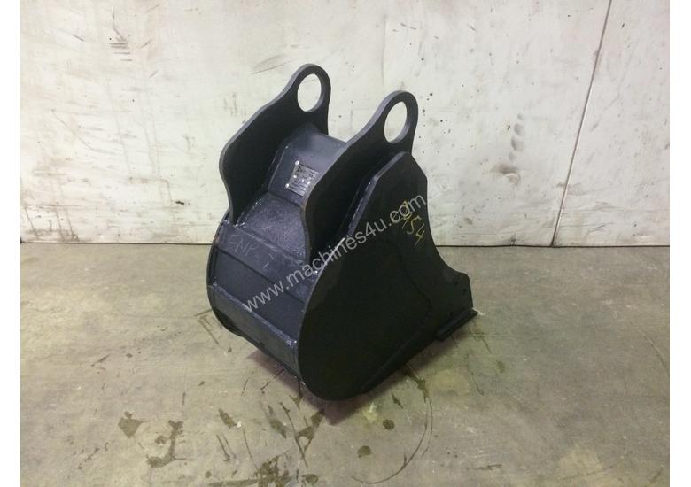 caption UNUSED 250MM BUCKET WITH BLANK HOOKUPS SUIT 1-2T EXCAVATOR D954