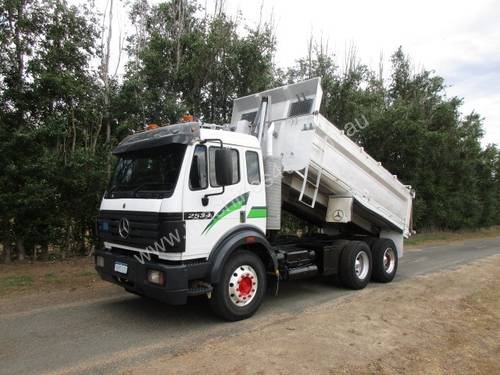 Mercedes Benz 2534 Tipper Truck